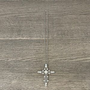 Elegant Vintage Silver Cross Pendant Necklace